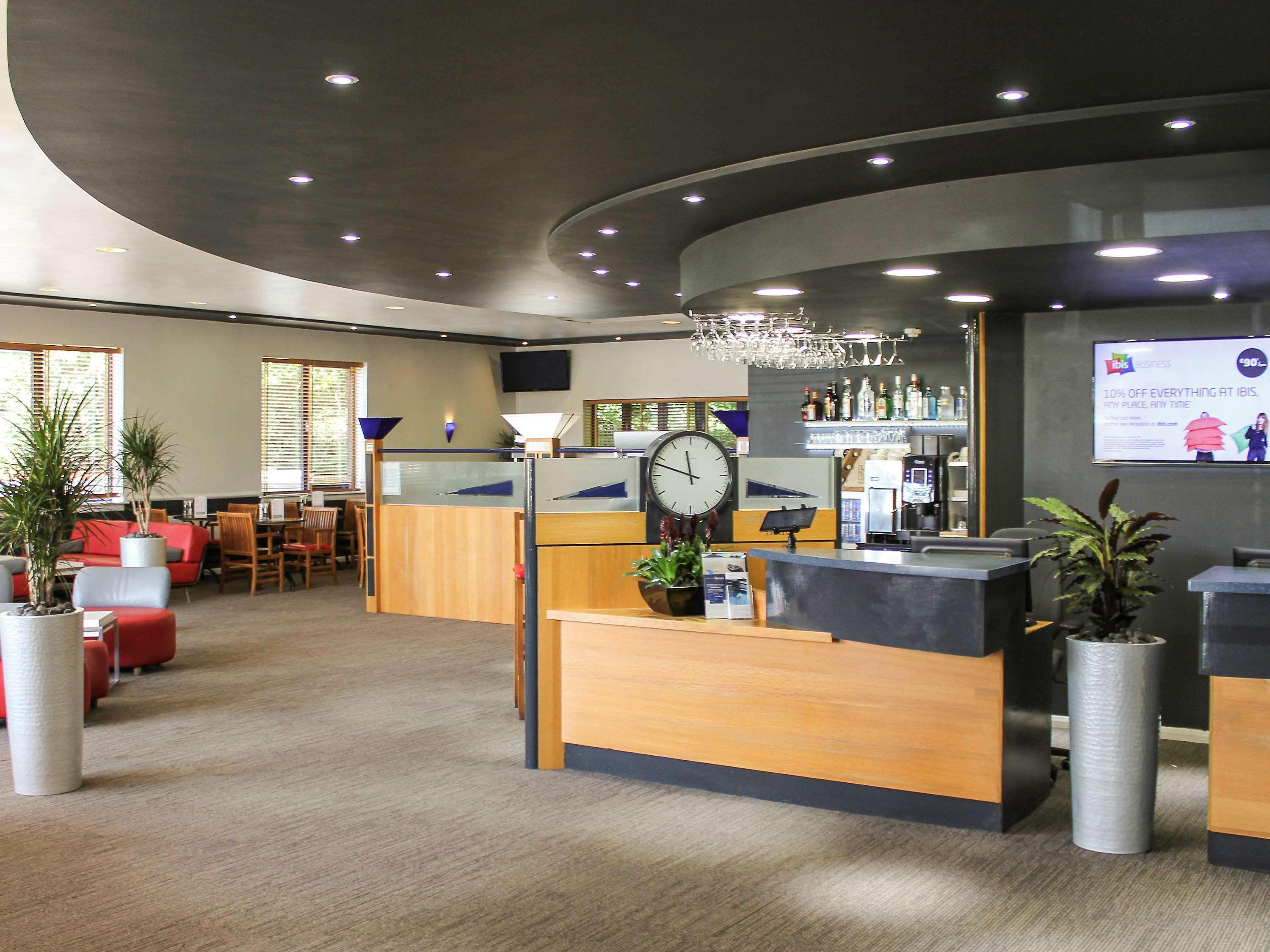 Hotel Ibis Cardiff Gate - International Business Park Exterior foto