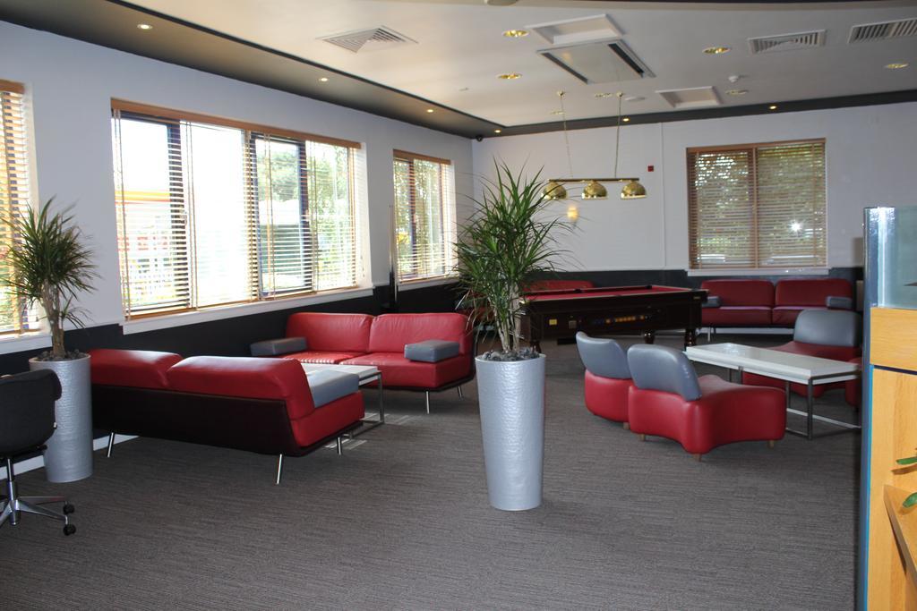 Hotel Ibis Cardiff Gate - International Business Park Exterior foto