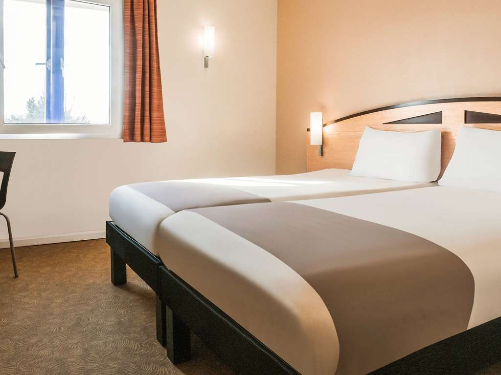 Hotel Ibis Cardiff Gate - International Business Park Habitación foto
