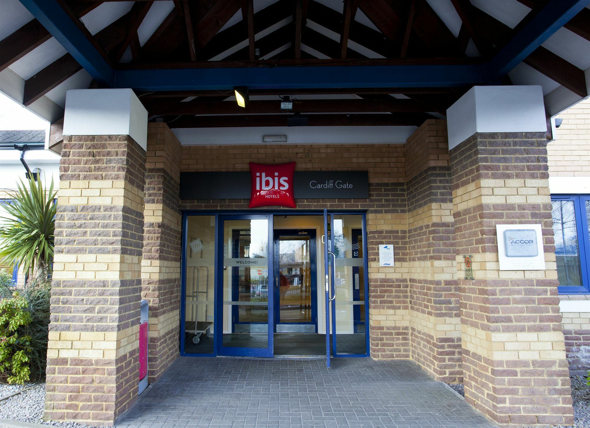 Hotel Ibis Cardiff Gate - International Business Park Exterior foto